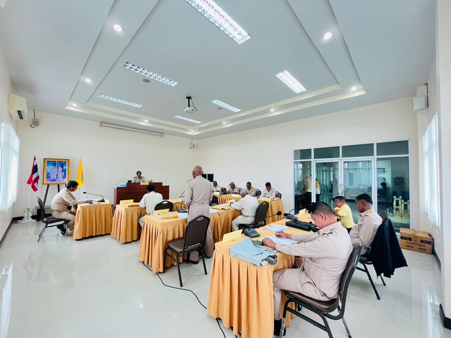 ประชุมสภาองค์การบริหารส่วนตำบลเขาขาว สมัยสามัญ สมัยที่ 4 ประจำปี พ.ศ.2567 ครั้งที่ 1/2567