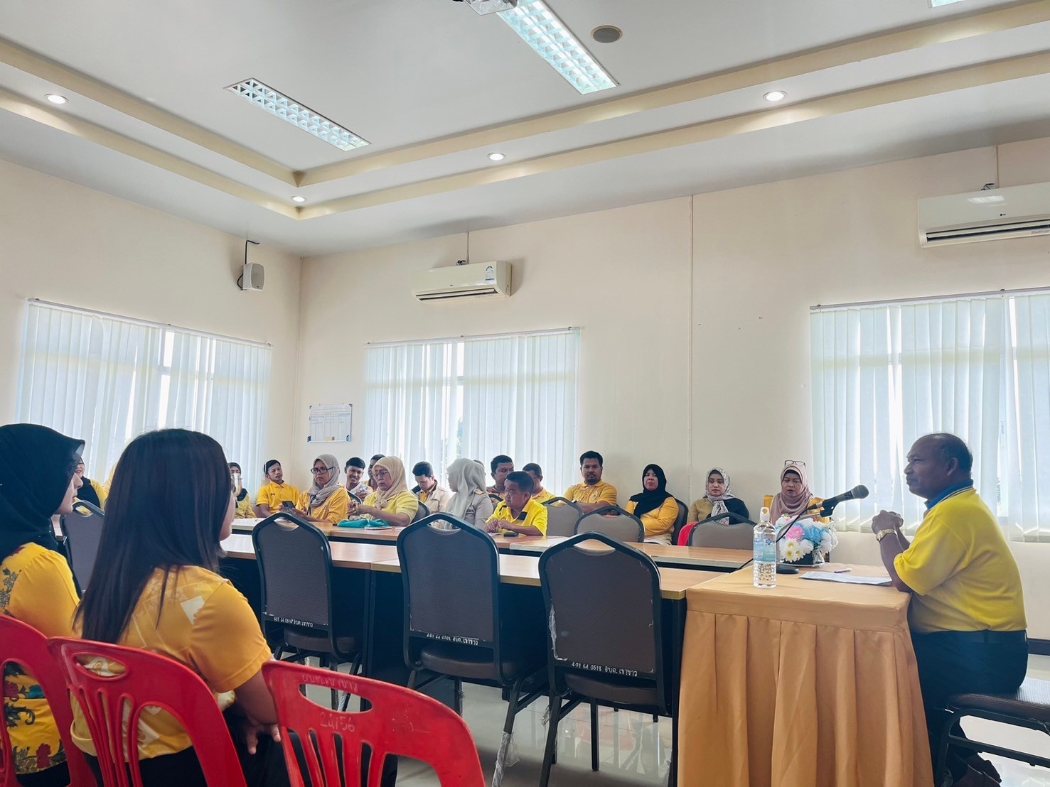 ประชุมเรื่อง กิจกรรมจัดงานของดีตำบลเขาขาว (ตำข้าวเม่า) ปีที่ 3