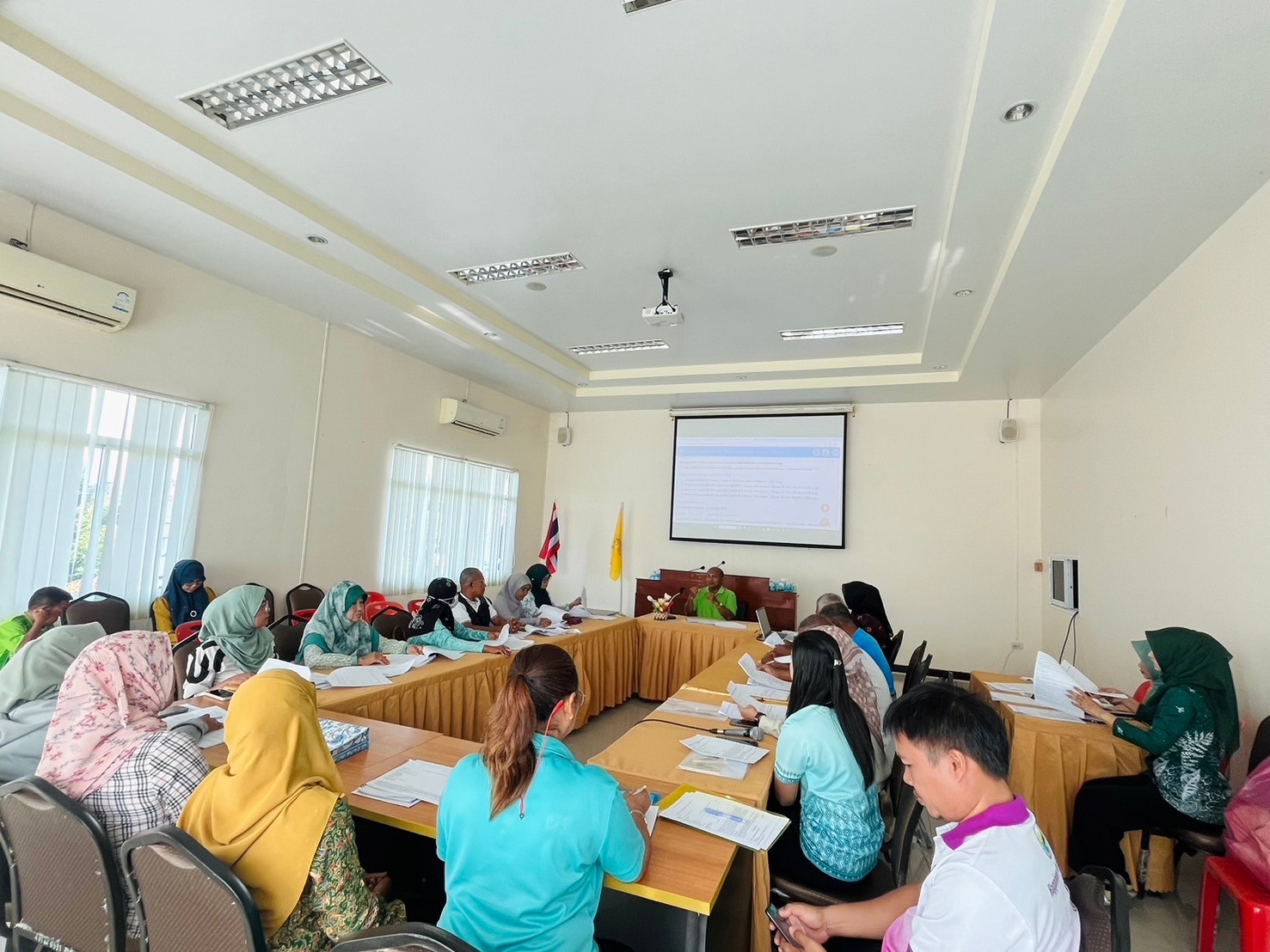 ร่วมประชุมคณะกรรมการการบริหารกองทุนหลักประกันสุขภาพ องค์การบริหารส่วนตำบลเขาขาว ครั้งที่ 2/2568