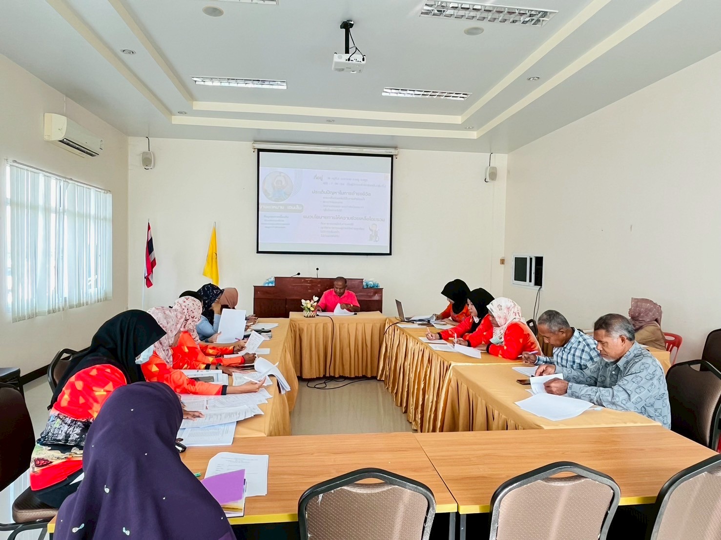 ร่วมประชุมคณะอนุกรรมการสนับสนุนการจัดบริการดูแลระยะยาวสำหรับผู้สูงอายุที่มีภาวะพึ่งพิง องค์การบริหารส่วนตำบลเขาขาว  ประจำปีงบประมาณ 2568  ครั้งที่ 1/2568